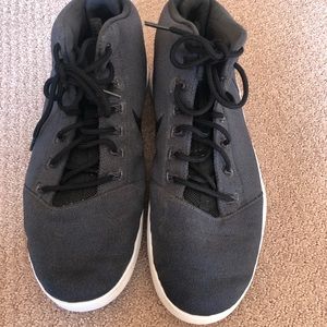 Men’s high top shoes